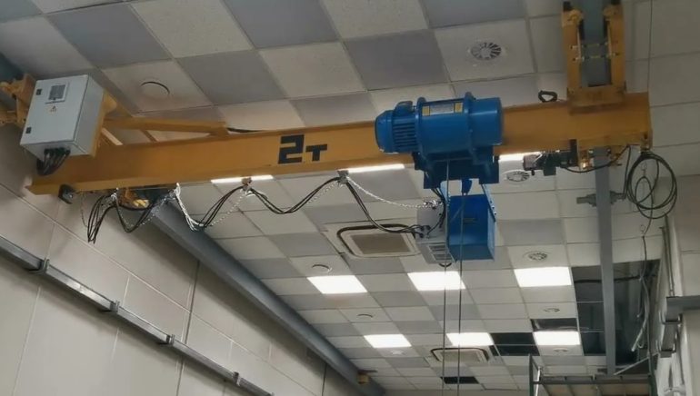 Мостовой кран 2т: особенности, преимущества и типовые решения